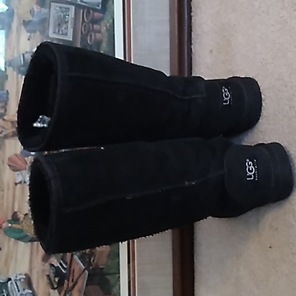 Women's Black UGG Boots, Size 5 - Picture 4 of 10